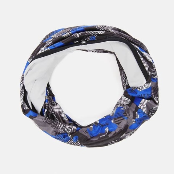 Fabletics Infinity Scarf - Picture 1 of 3